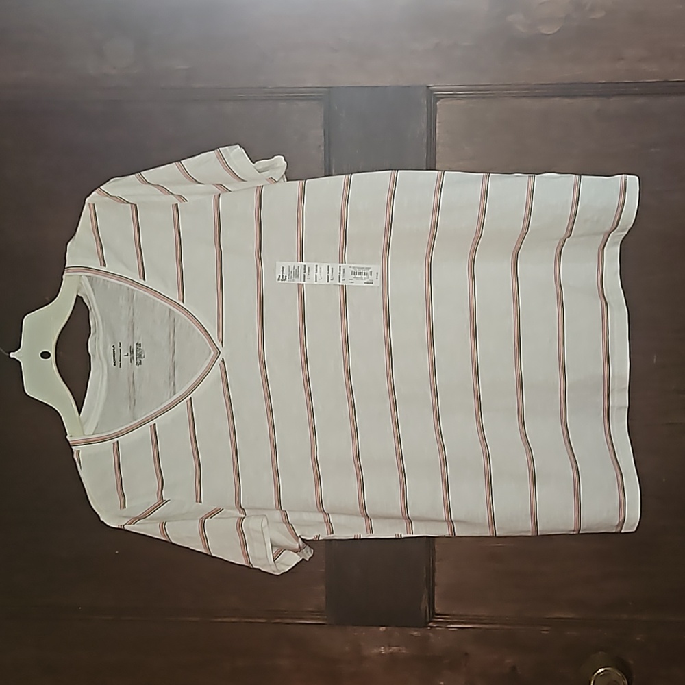 NWT Sonoma White Striped V-Neck  Everyday Tee - Size L